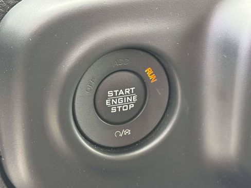 Used 2020 Jeep Wrangler Unlimited Rubicon AWD/4WD image 9
