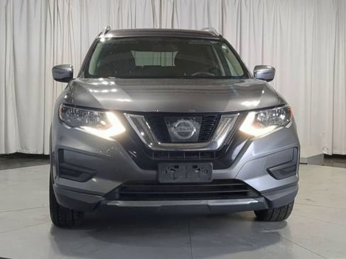 Used 2017 Nissan Rogue SV AWD/4WD image 3