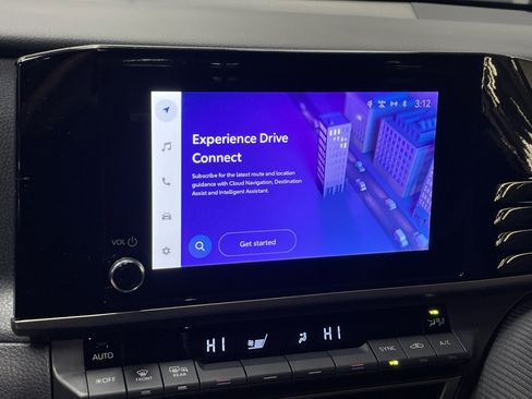 Used 2025 Toyota Camry SE image 30