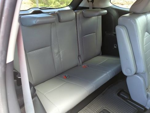 Used 2022 Toyota Highlander XLE AWD/4WD image 24