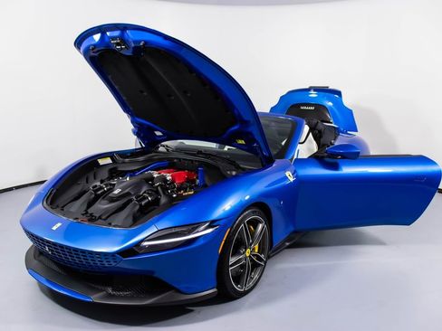 Certified 2025 Ferrari Roma Spider RWD image 33