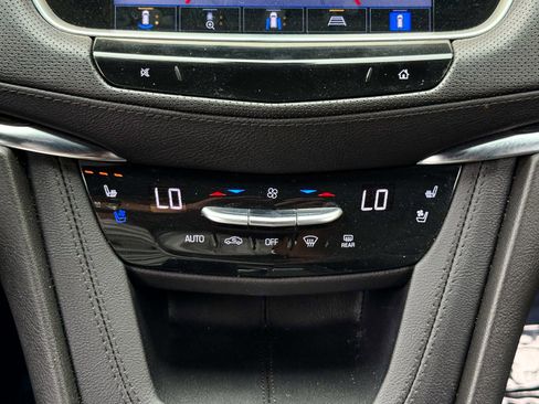 Used 2022 Cadillac XT5 Premium Luxury w/ LPO, ONYX Package AWD/4WD image 28