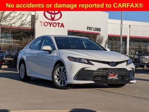 Used 2024 Toyota Camry LE FWD image 2