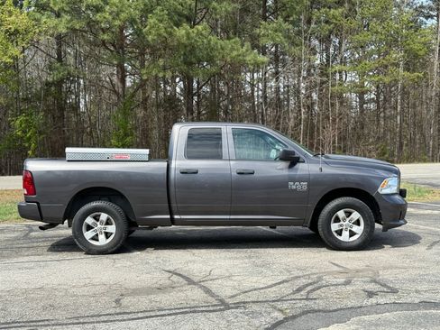 Used 2019 RAM 1500 Express AWD/4WD image 2
