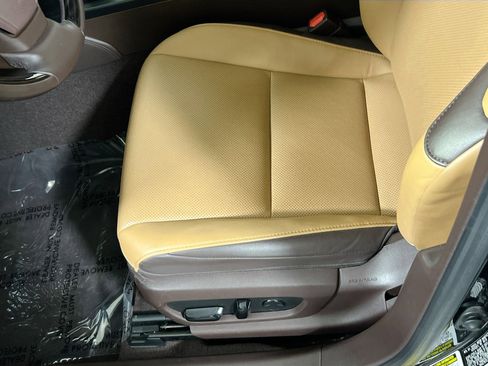 Used 2020 Lexus ES 350 w/ Premium Package image 17