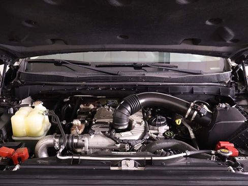 Used 2017 Nissan Titan SV image 17