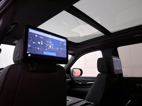 Used 2021 GMC Yukon Denali w/ Denali Premium Package image 23