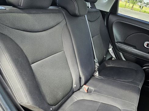 Used 2015 Kia Soul image 12