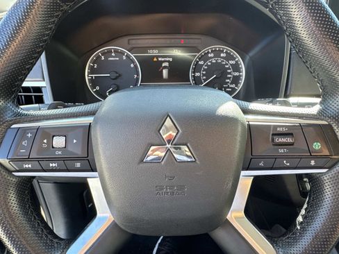 Used 2024 Mitsubishi Outlander FWD image 16
