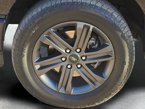 Used 2023 Ford F150 Lariat w/ Equipment Group 502A High image 9