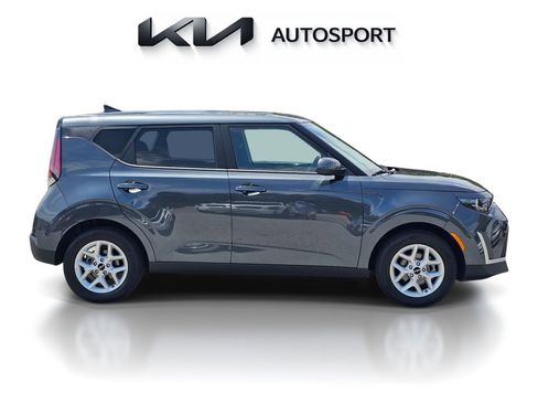 Certified 2025 Kia Soul LX w/ LX Technology Package FWD image 7