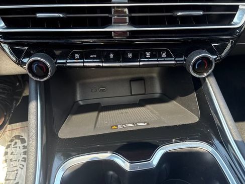 Used 2026 Chevrolet Traverse RS w/ LPO, Floor Liner Package AWD/4WD image 18