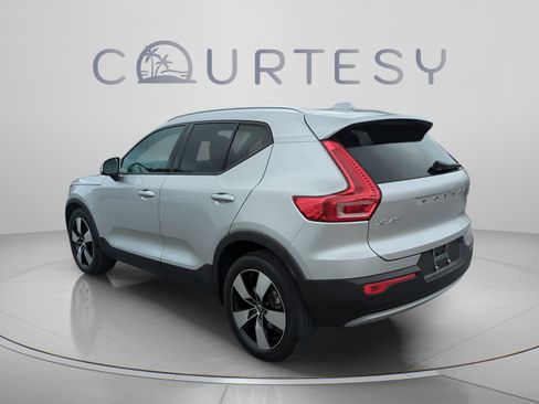Used 2019 Volvo XC40 T5 Momentum AWD/4WD image 4