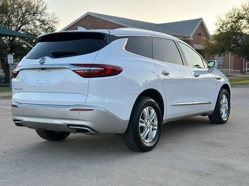 Used 2020 Buick Enclave Essence image 5