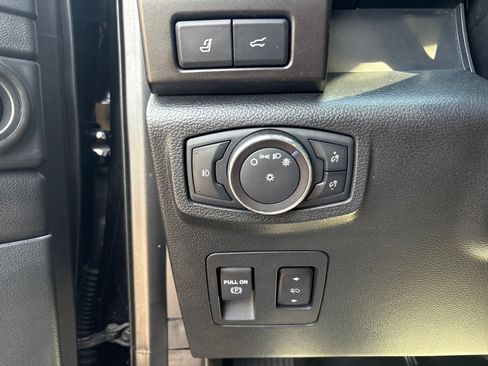 Used 2019 Ford Expedition Max Limited image 16