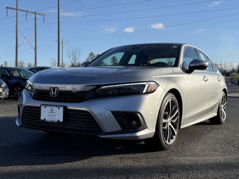 Used 2022 Honda Civic Touring image 9