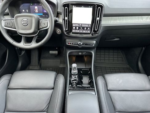 New 2026 Volvo XC40 B5 Plus w/ Protection Package Premier AWD/4WD image 12