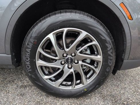 Used 2022 Lincoln Corsair AWD w/ Equipment Group 101A image 11