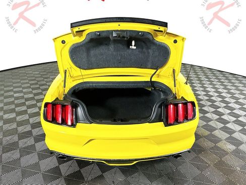 Used 2017 Ford Mustang GT Premium image 29