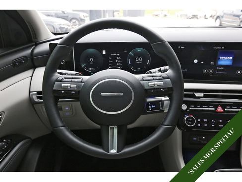 Used 2025 Hyundai Tucson Limited image 15