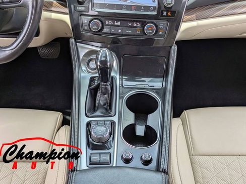 Used 2017 Nissan Maxima Platinum FWD image 21