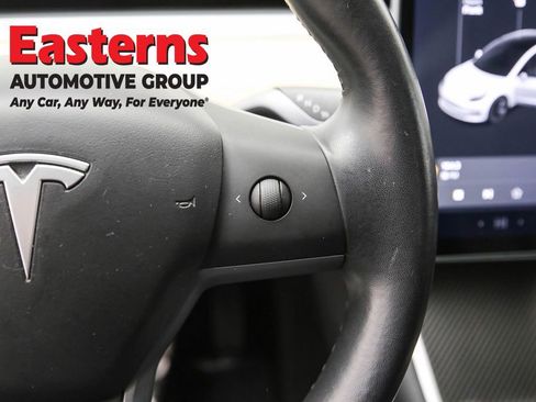 Used 2018 Tesla Model 3 Long Range image 16