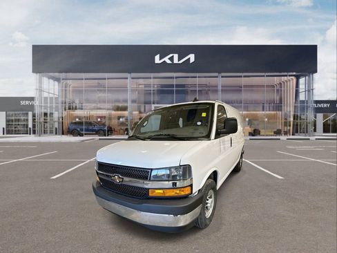 Used 2024 Chevrolet Express 2500 w/ Driver Convenience Package image 4