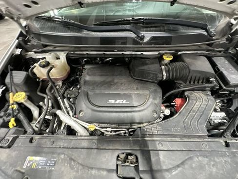 Used 2017 Chrysler Pacifica Touring FWD image 22