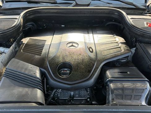 Used 2023 Mercedes-Benz GLS 450 4MATIC image 36