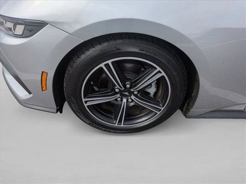 Used 2024 Ford Mustang Premium image 23