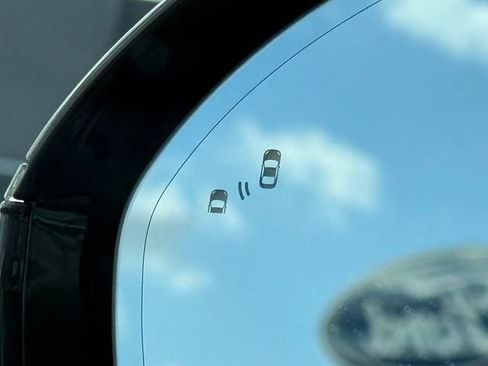 Used 2024 Lincoln Nautilus Reserve w/ Equipment Group 202A image 25