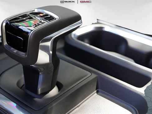 New 2026 GMC Sierra 1500 SLT image 17