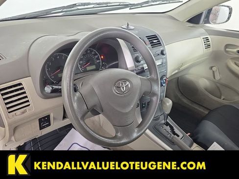 Used 2009 Toyota Corolla FWD image 3
