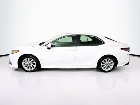 Used 2024 Toyota Camry LE w/ Convenience Package FWD image 4