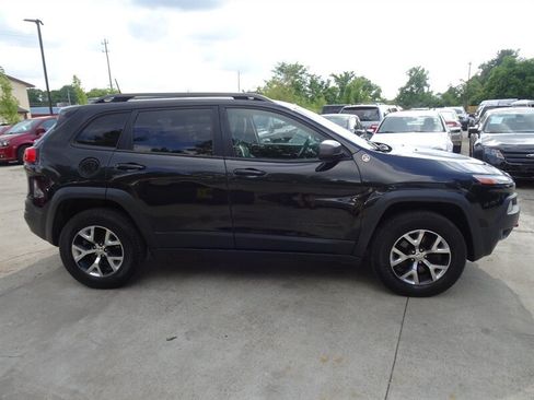 Used 2015 Jeep Cherokee Trailhawk AWD/4WD image 5