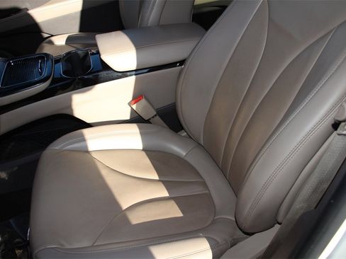 Certified 2021 Lincoln Nautilus Standard w/ Equipment Group 101A image 19