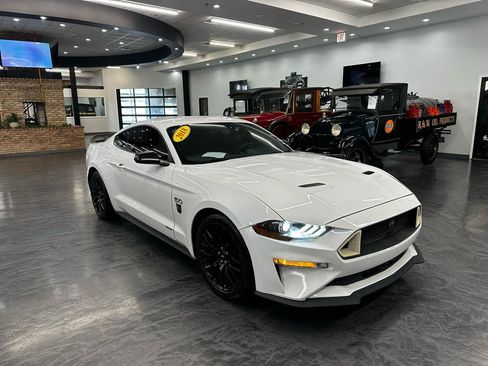 Used 2018 Ford Mustang GT w/ GT Performance Package RWD image 4