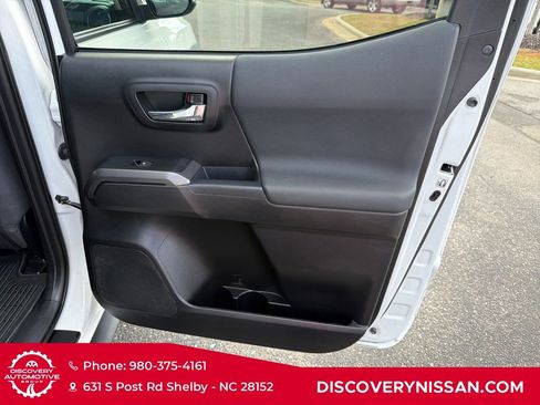 Used 2019 Toyota Tacoma TRD Off-Road AWD/4WD image 34