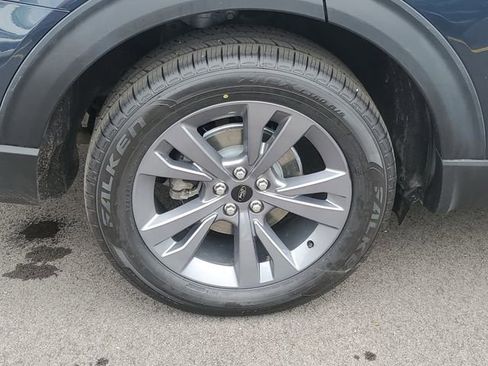 Certified 2023 Ford Explorer XLT w/ Equipment Group 202A AWD/4WD image 5