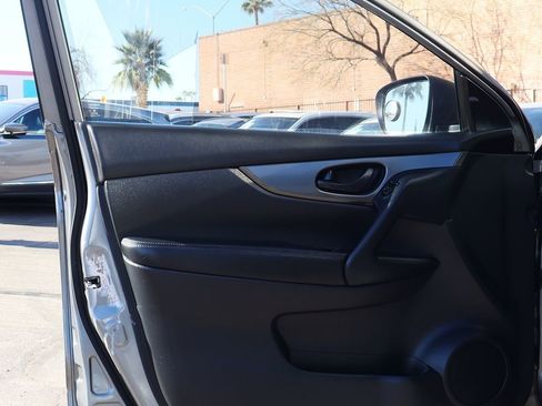 Used 2021 Nissan Rogue Sport S image 36