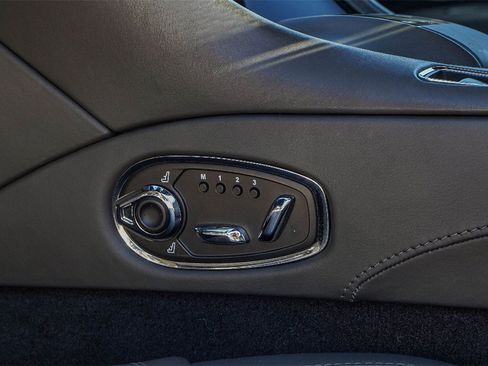 Used 2020 Aston Martin DB11 Volante image 37