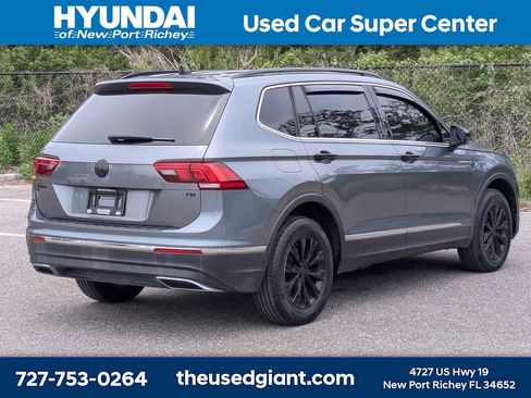 Used 2018 Volkswagen Tiguan SE FWD image 5