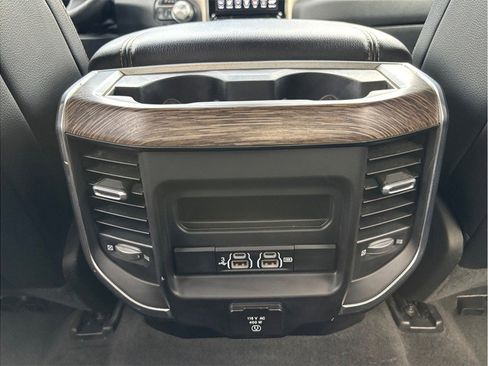 Used 2020 RAM 1500 Laramie AWD/4WD image 46
