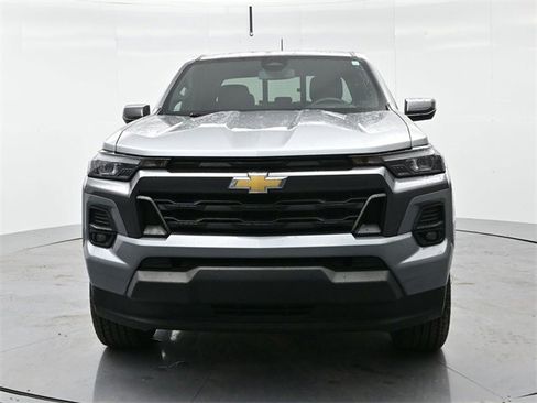 Used 2024 Chevrolet Colorado LT w/ LT Convenience Package III image 2