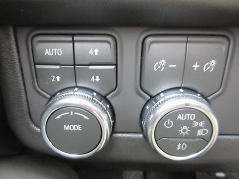 New 2026 GMC Yukon Elevation w/ Elevation Premium Package image 17