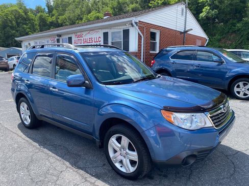 Used 2010 Subaru Forester 2.5X Premium AWD/4WD image 3