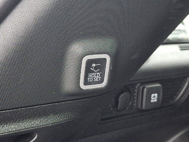 Used 2026 Jeep Grand Cherokee Limited AWD/4WD image 29