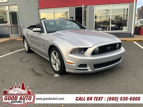 Used 2014 Ford Mustang GT Premium image 3