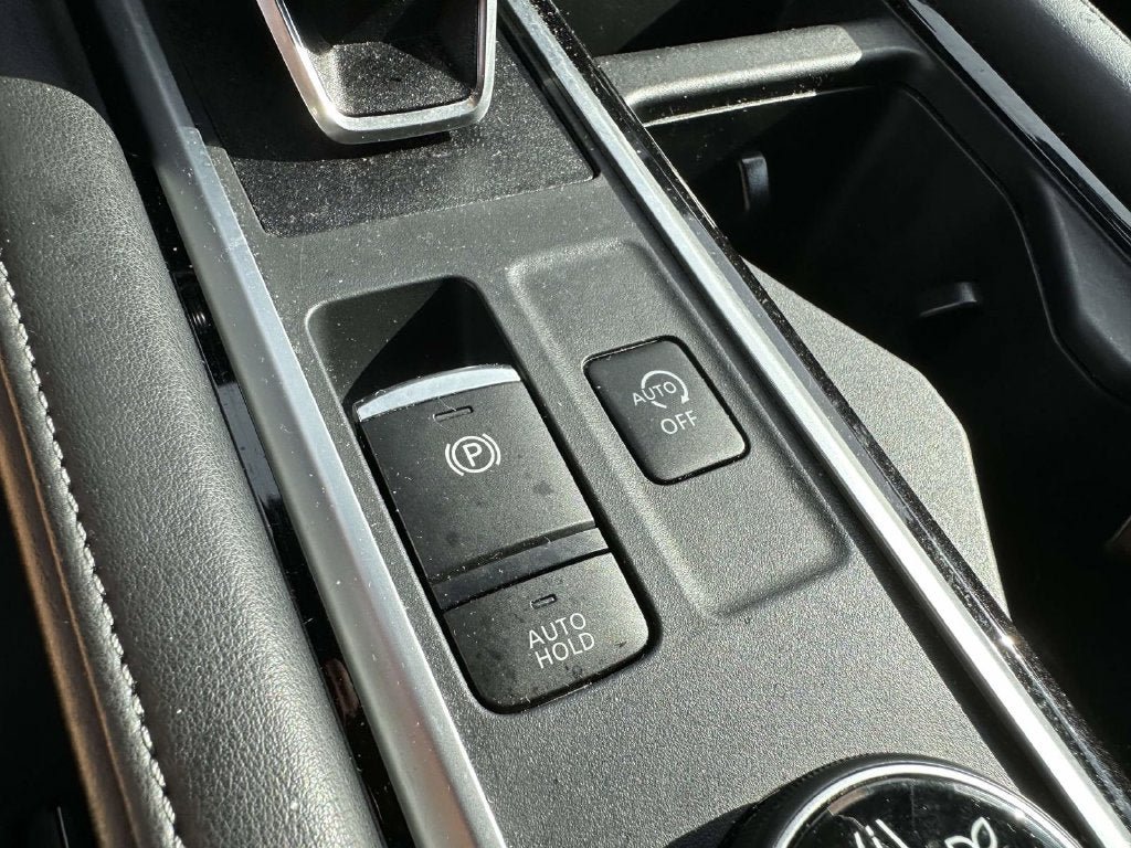 Certified 2025 Nissan Pathfinder SV AWD/4WD image 22