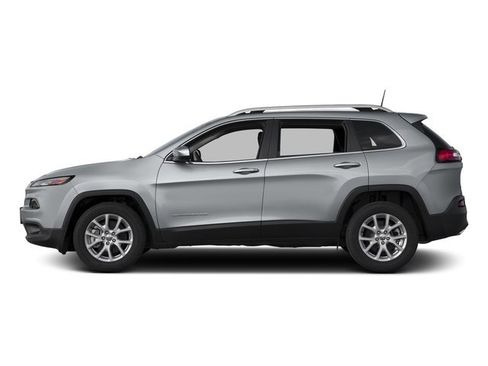 Used 2018 Jeep Cherokee Latitude image 3